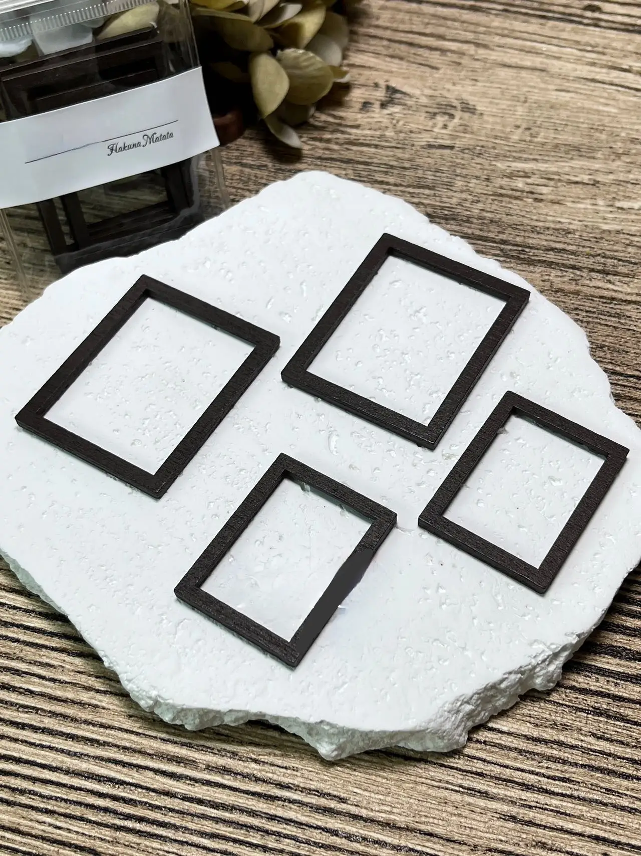 Small black picture frames (pack of 4)